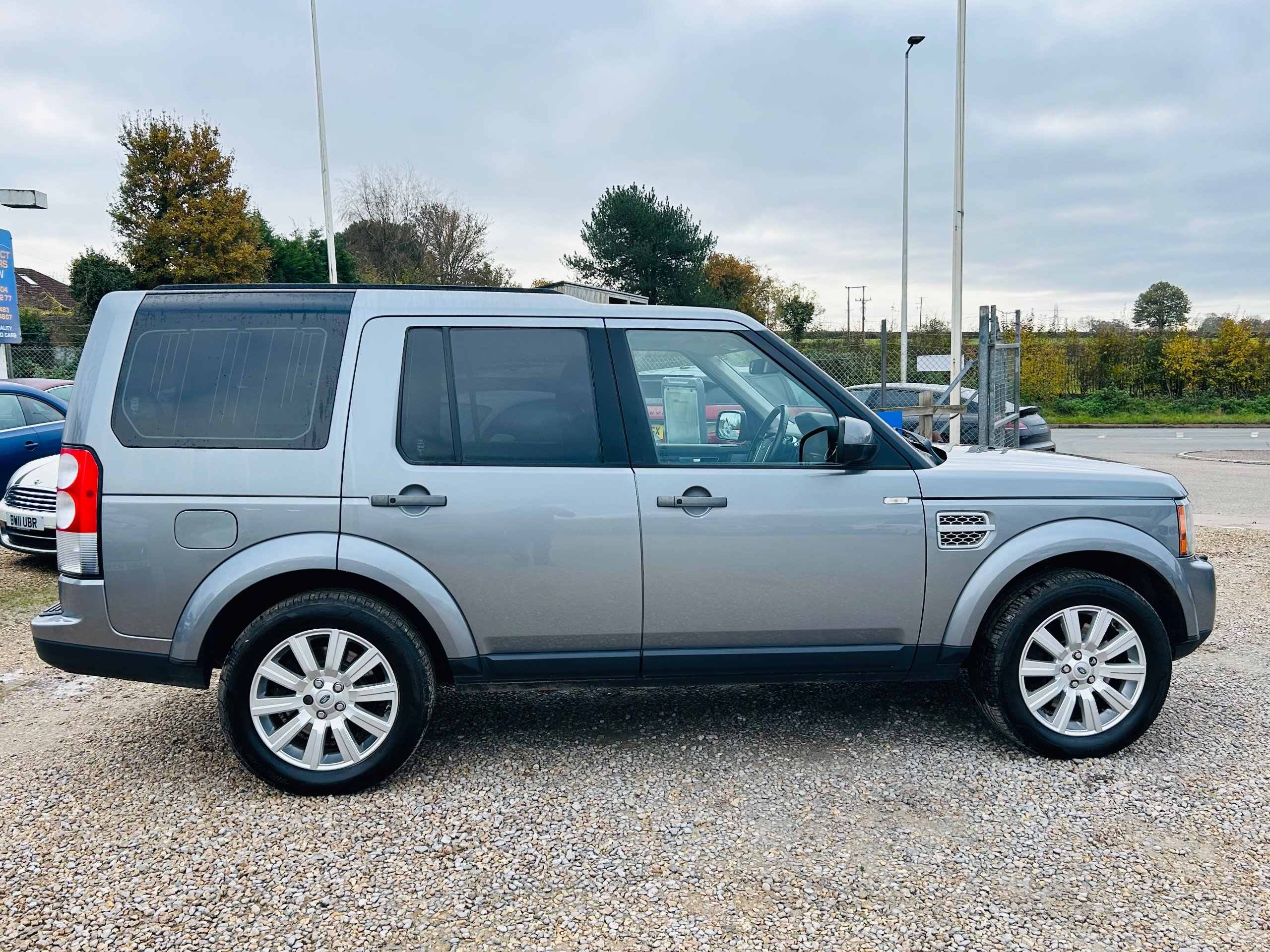 Used 2012 Land Rover Discovery 3.0 SDV6 255 HSE 5dr Auto for sale in