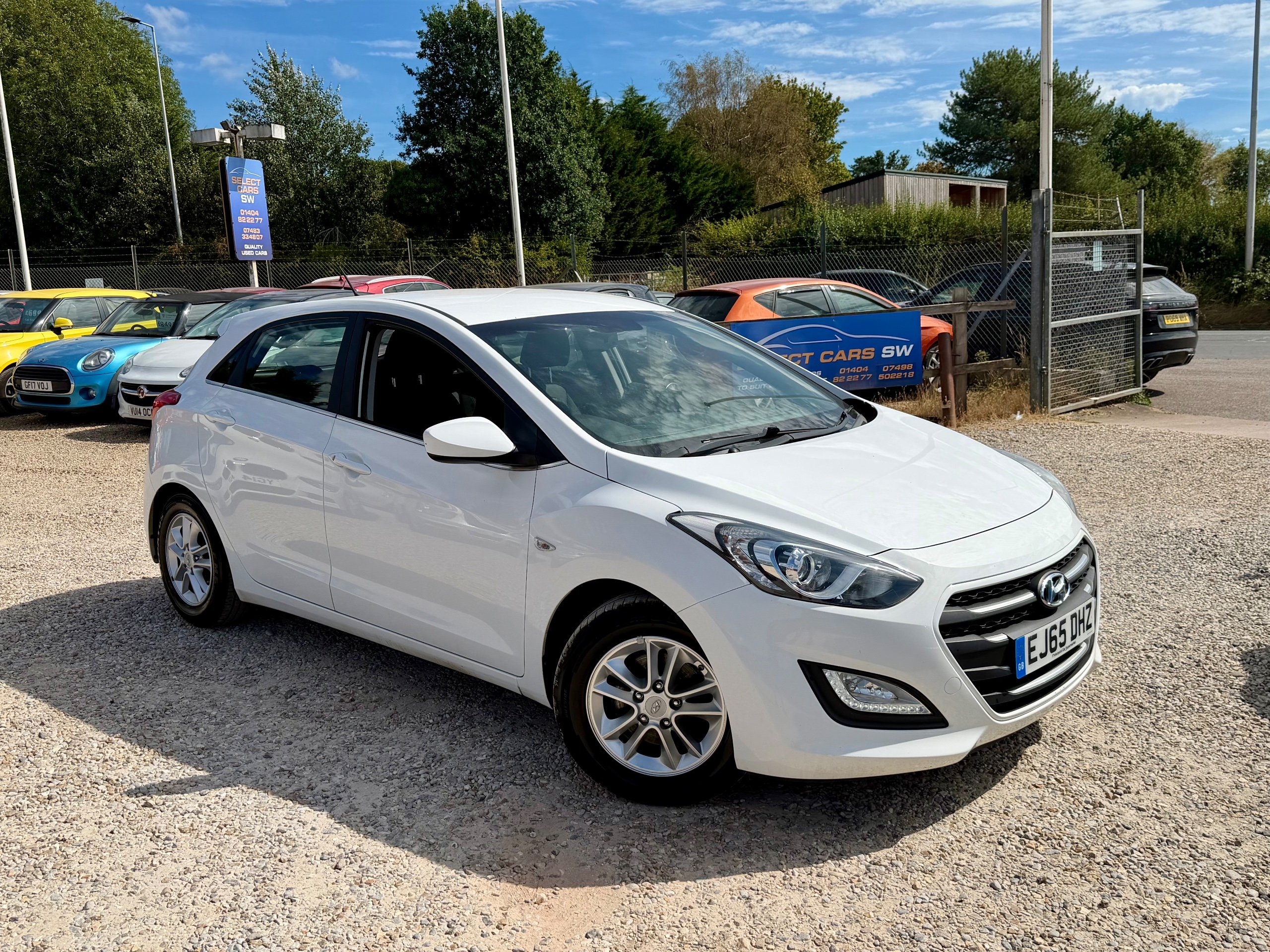 Hyundai i30 listing photo