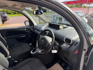 /photos/9522/d4f459d1-fe11-9944-7ee3-2e3f696b390b_i320x240.jpg
